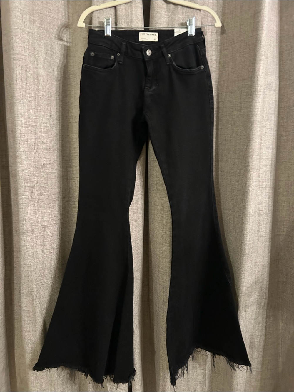 36. We The Free Emre Low-Rise
Flare Jeans 26 & 27 - Picture 9 of 16